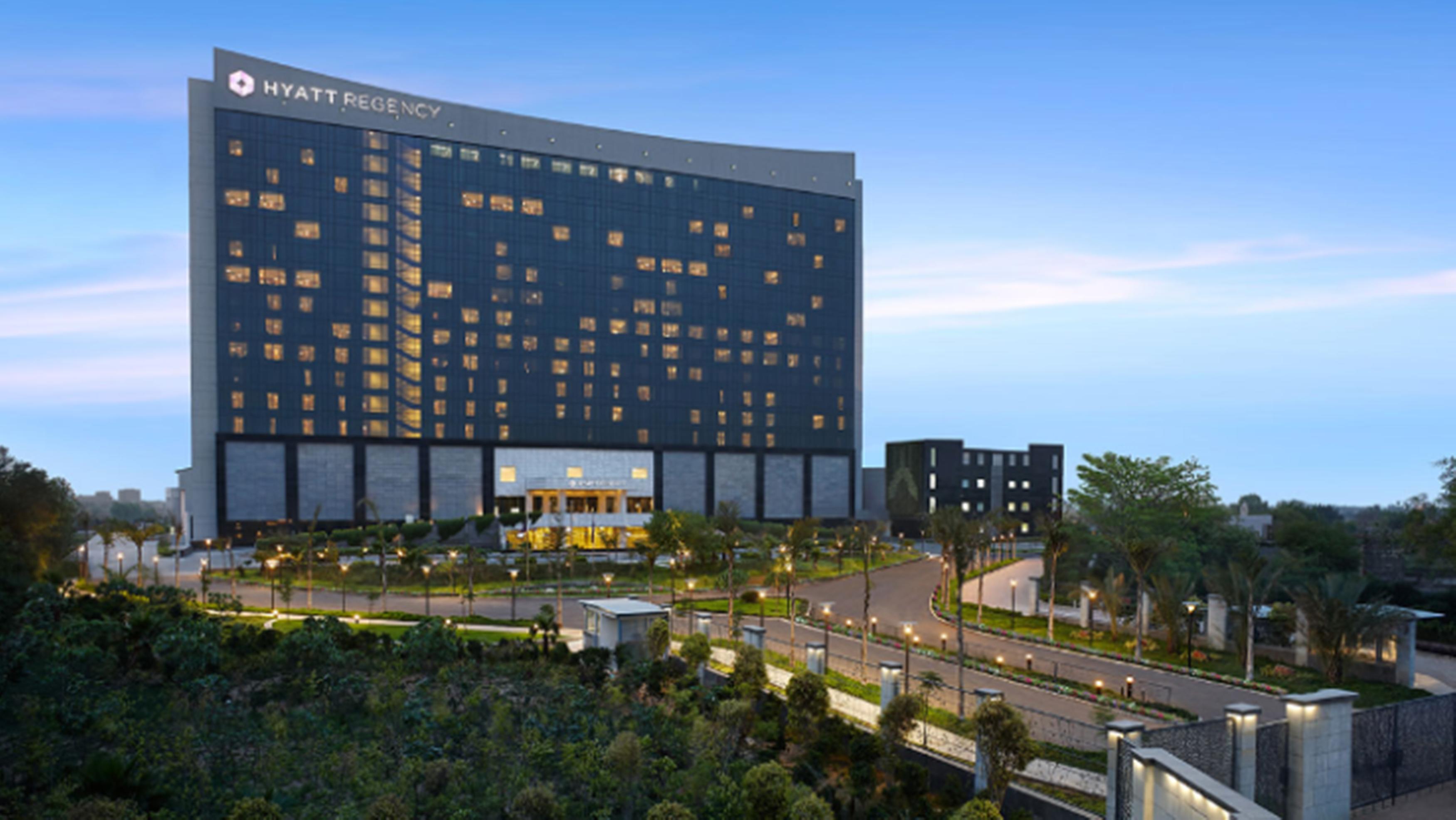 Hyatt Regency Gurgaon Hotel Exterior photo